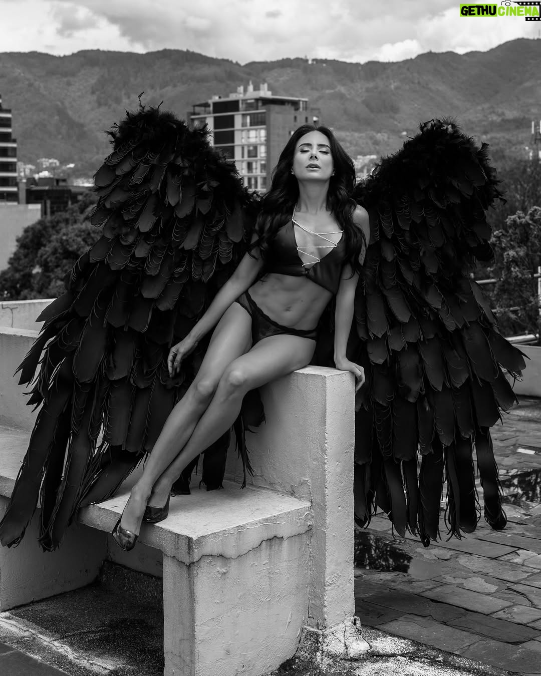 Johanna Fadul - 136.2K Likes - Siempre un ángel. Blanco o negro pero angel 🖤🤍