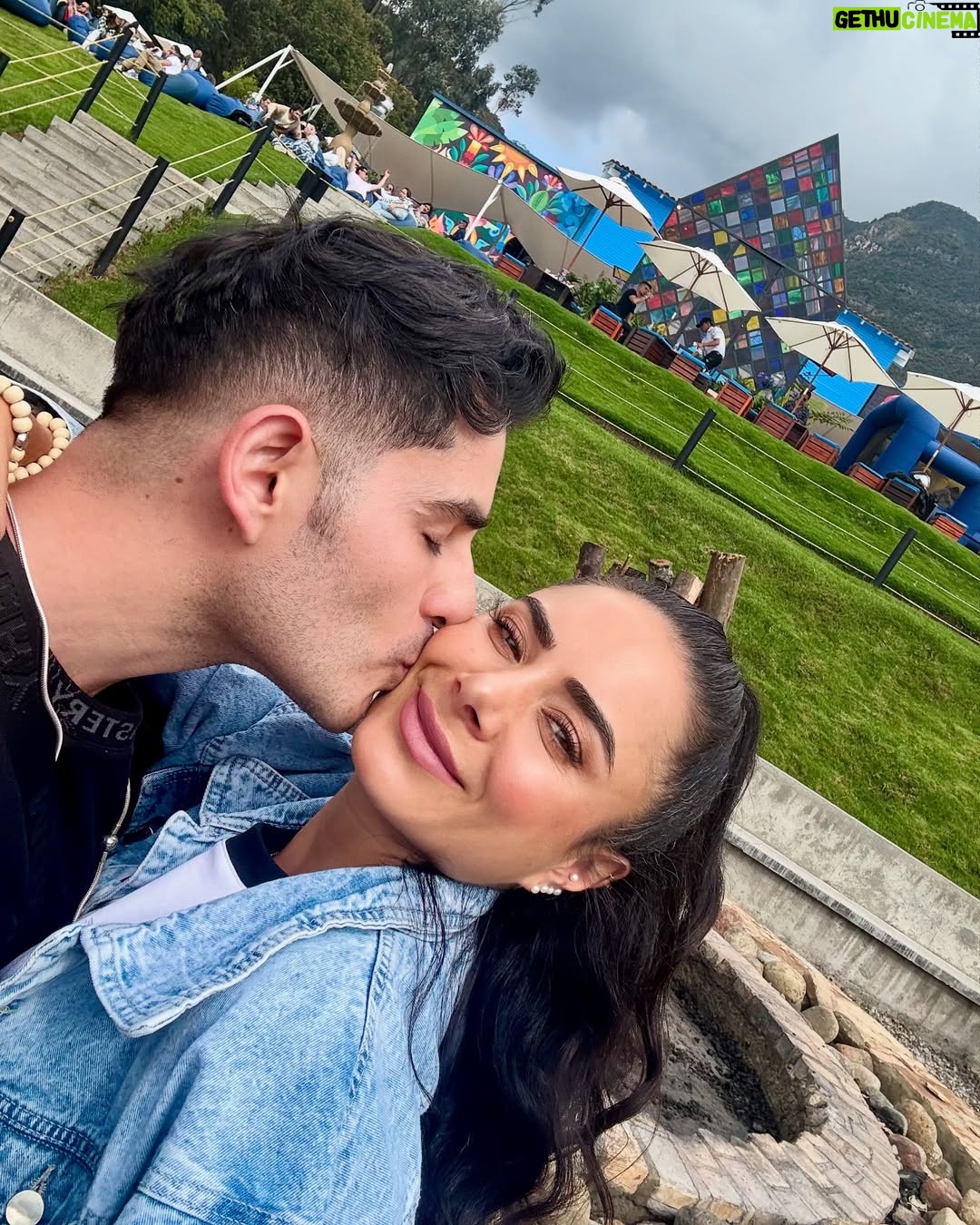 Johanna Fadul - 31.2K Likes - Un día sabroso en @islamoradasopo con la mejor compañía “LaFamilia” 💜🦋