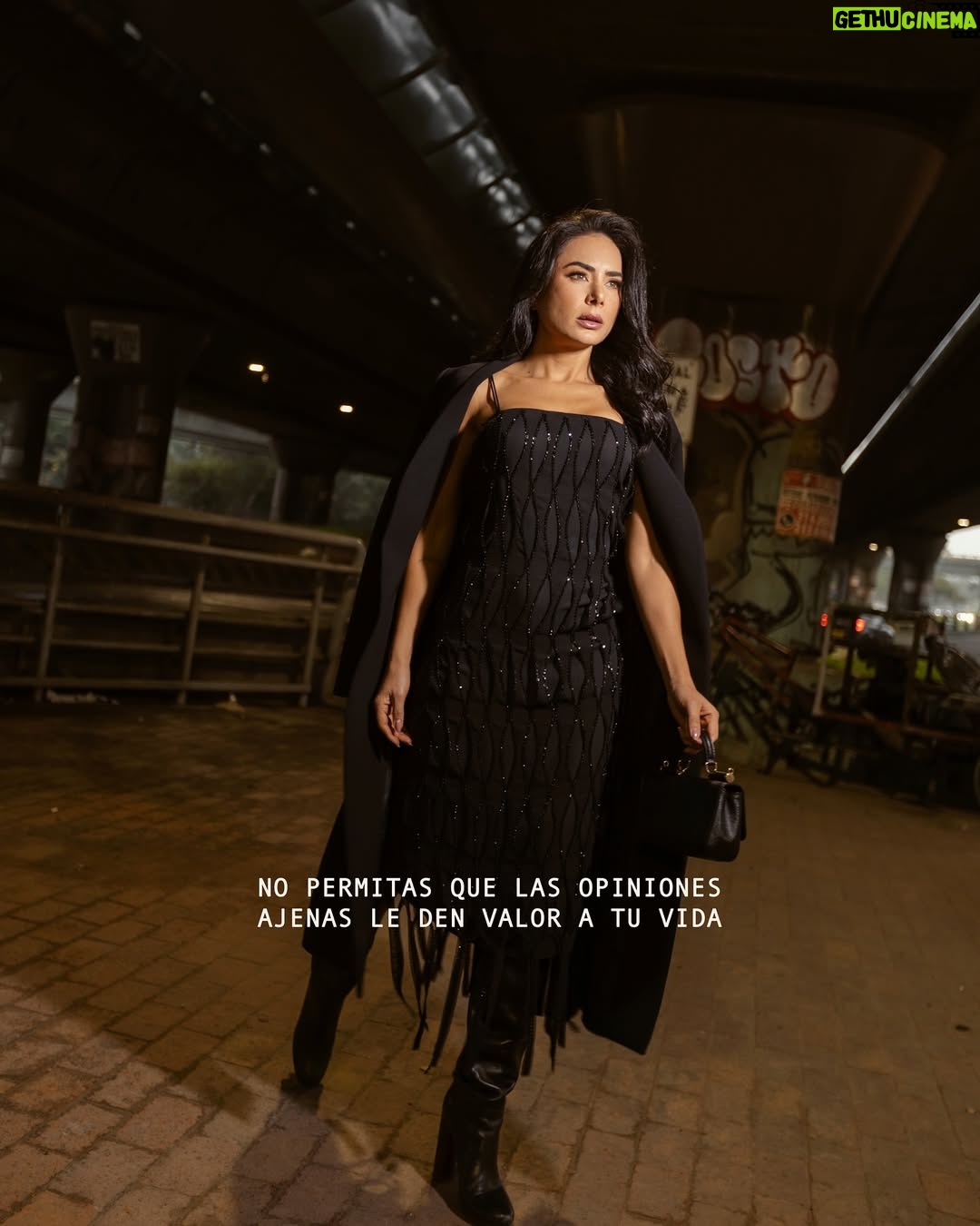 Johanna Fadul - 48.9K Likes - Solo tú conoces tu verdad, solo tú sabes cuánto le has tenido que batallar. Y así mismo sabes lo capaz y valiente que eres. NUNCA TE RINDAS ❤️🔥