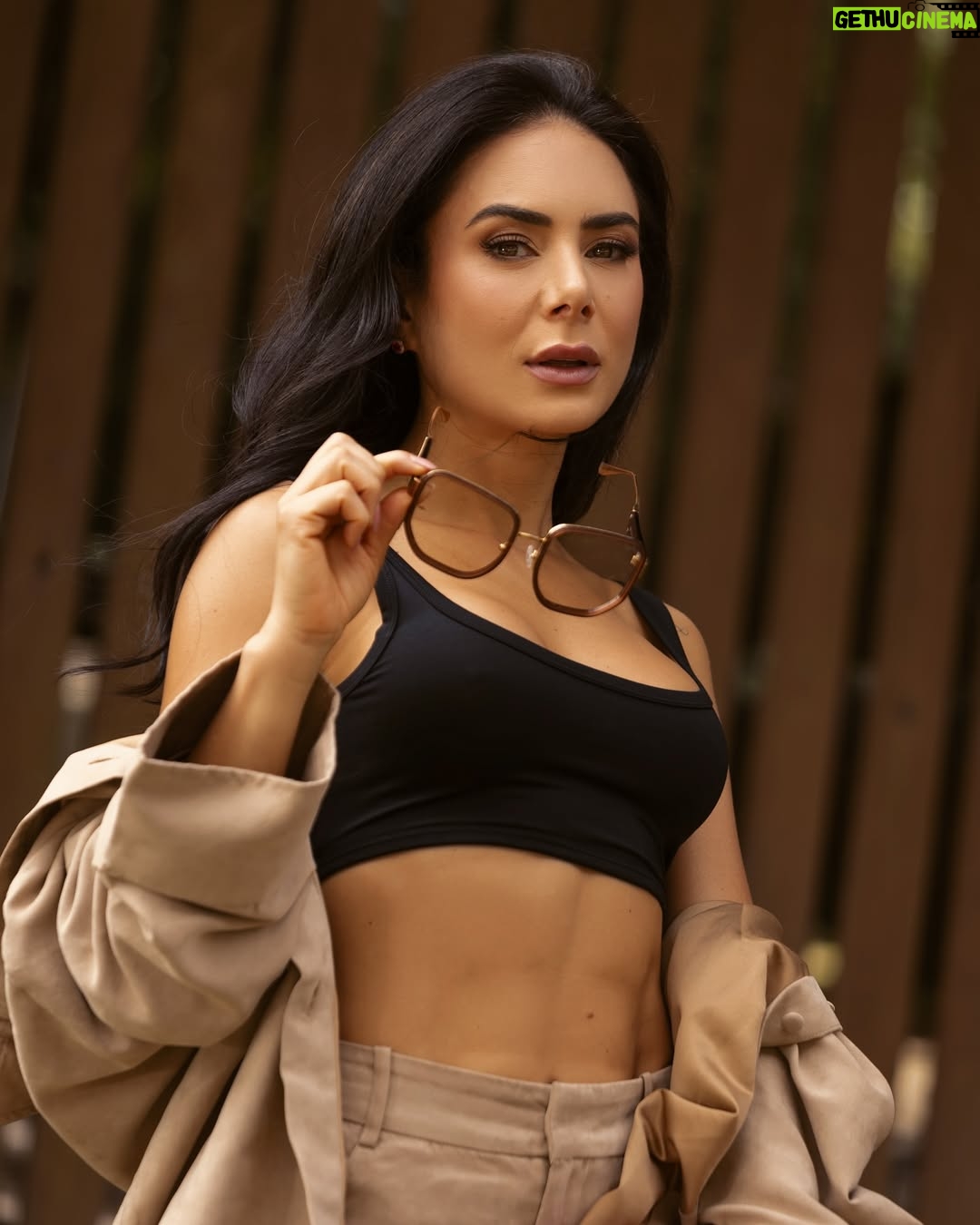 Johanna Fadul - 24.4K Likes - Y se vino diciembre!!! Ya huelo 2025 y pinta bueno. Desde ya se las canto familia