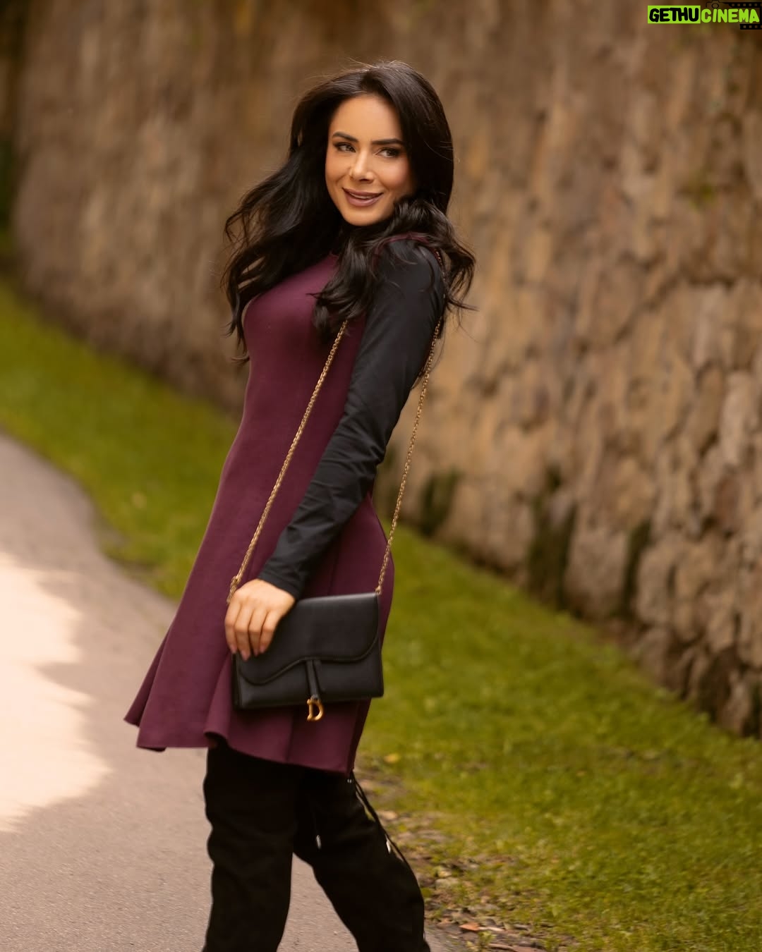 Johanna Fadul - 23.7K Likes - Siempre seguiré hacia adelante.
La misma vida te va quitando del camino las personas y situaciones q aunque en el momento no lo entiendas, te das cuenta luego que fue lo mejor que te pudo pasar. Cuando comprendas el mundo espiritual, recibirás con aceptación las cosas que estás viviendo. Te abrazo 🫶🏻🫰🏻