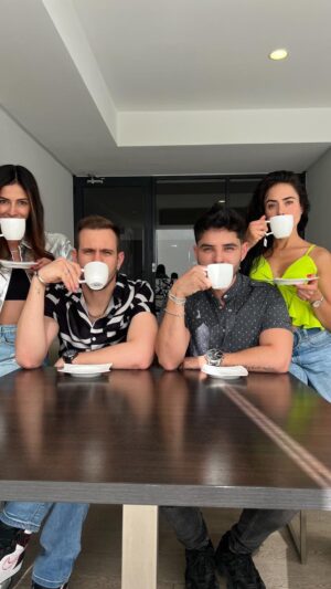 Johanna Fadul Instagram - En México 🇲🇽 , dividir la cuenta es fácil, En Colombia 🇨🇴 es toda una negociación digna de telenovela. 
Comparte si te ha pasado 😊