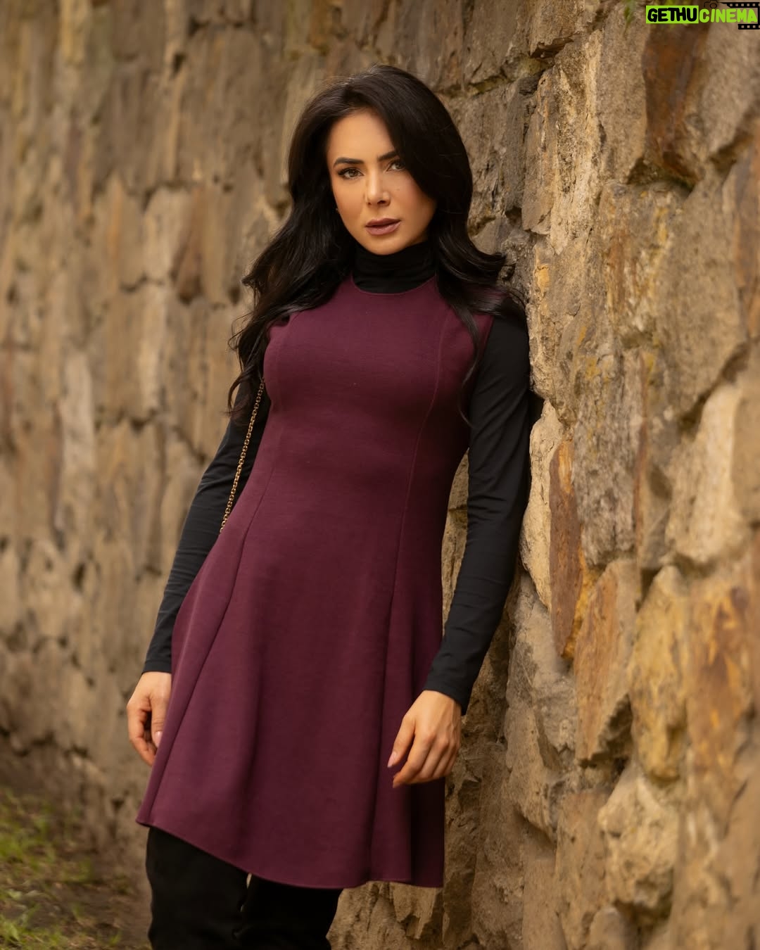 Johanna Fadul - 23.7K Likes - Siempre seguiré hacia adelante.
La misma vida te va quitando del camino las personas y situaciones q aunque en el momento no lo entiendas, te das cuenta luego que fue lo mejor que te pudo pasar. Cuando comprendas el mundo espiritual, recibirás con aceptación las cosas que estás viviendo. Te abrazo 🫶🏻🫰🏻