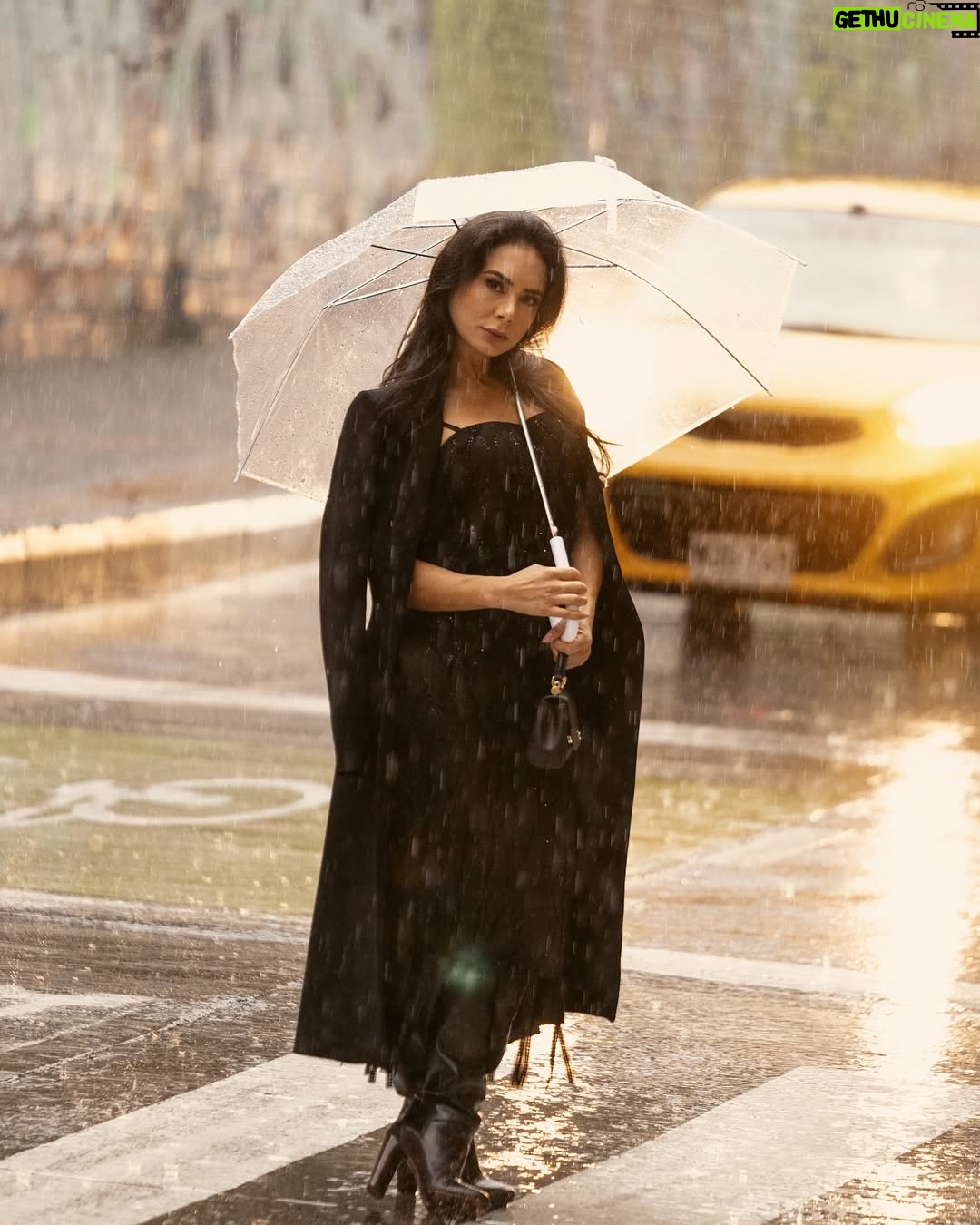 Johanna Fadul - 27.2K Likes - Dicen q la lluvia es bendición. Tu q opinas? ☔️