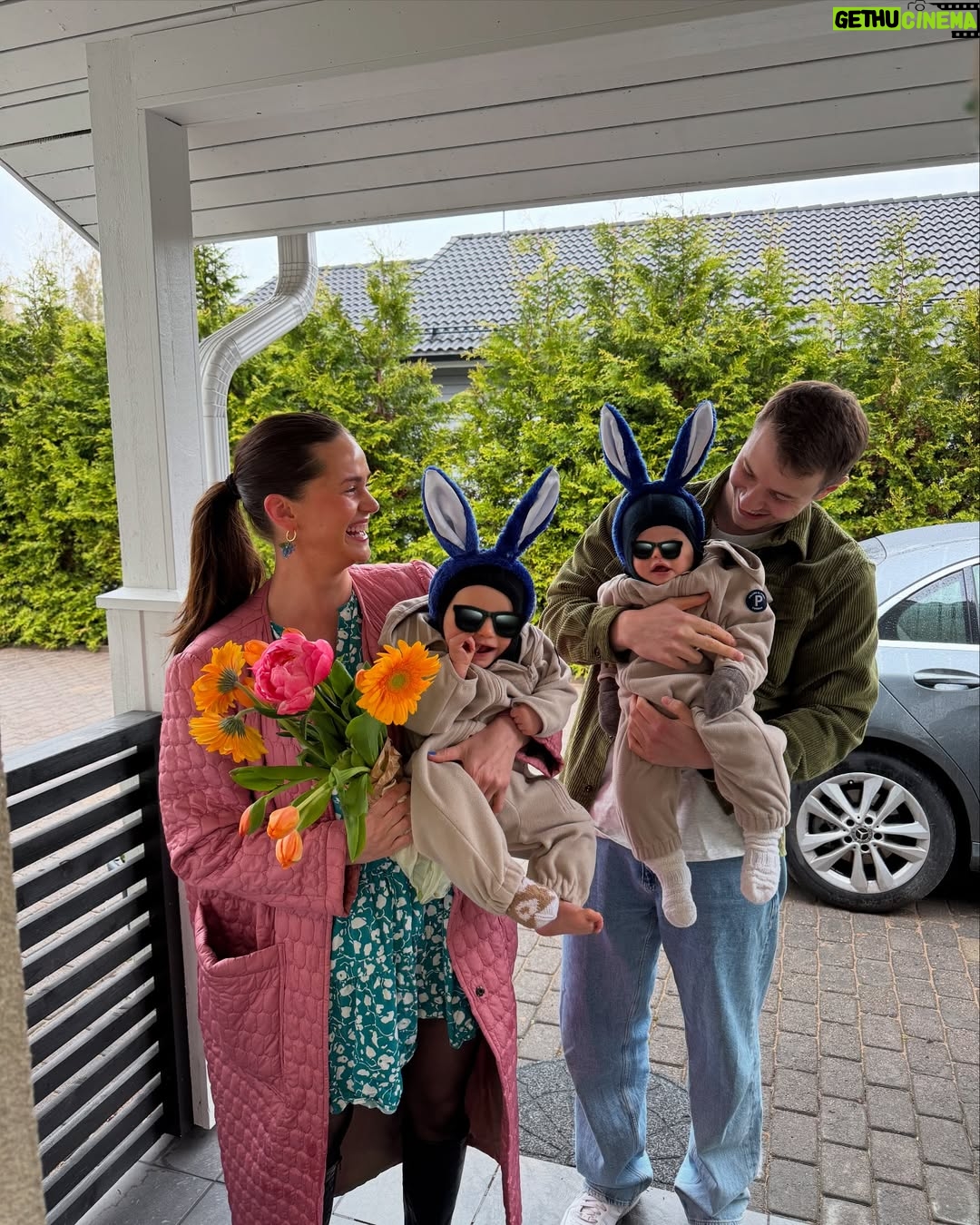 Johanna Puhakka - 18.2K Likes - Pikku pupujen eka pƤƤsiƤinen, wĆ¤Ć¤š„¹š£š
Meil on ollut tapana kokoontua mun Ƥidin luona porukalla ja tƤnƤ pƤƤsiƤisenƤ menussa oli couscoussalaatti, lammasta, paria erilaisia perunoita, pinaattiriisiƤ, halloumia, parsaa ja burrataa.
JƤlkkƤriksi sitruunainen juustokakku. NAM! š°š