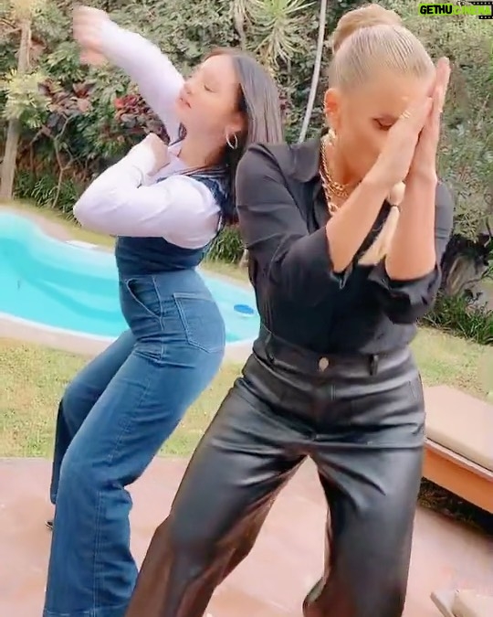 Johanna San Miguel - 37.5K Likes - CON LA TALENTOSÍSIMA @fran_aronsson DIVIRTIÉNDONOS DEMASIADO. TE AMO MI NIÑA ❤️ @chikybombomreal