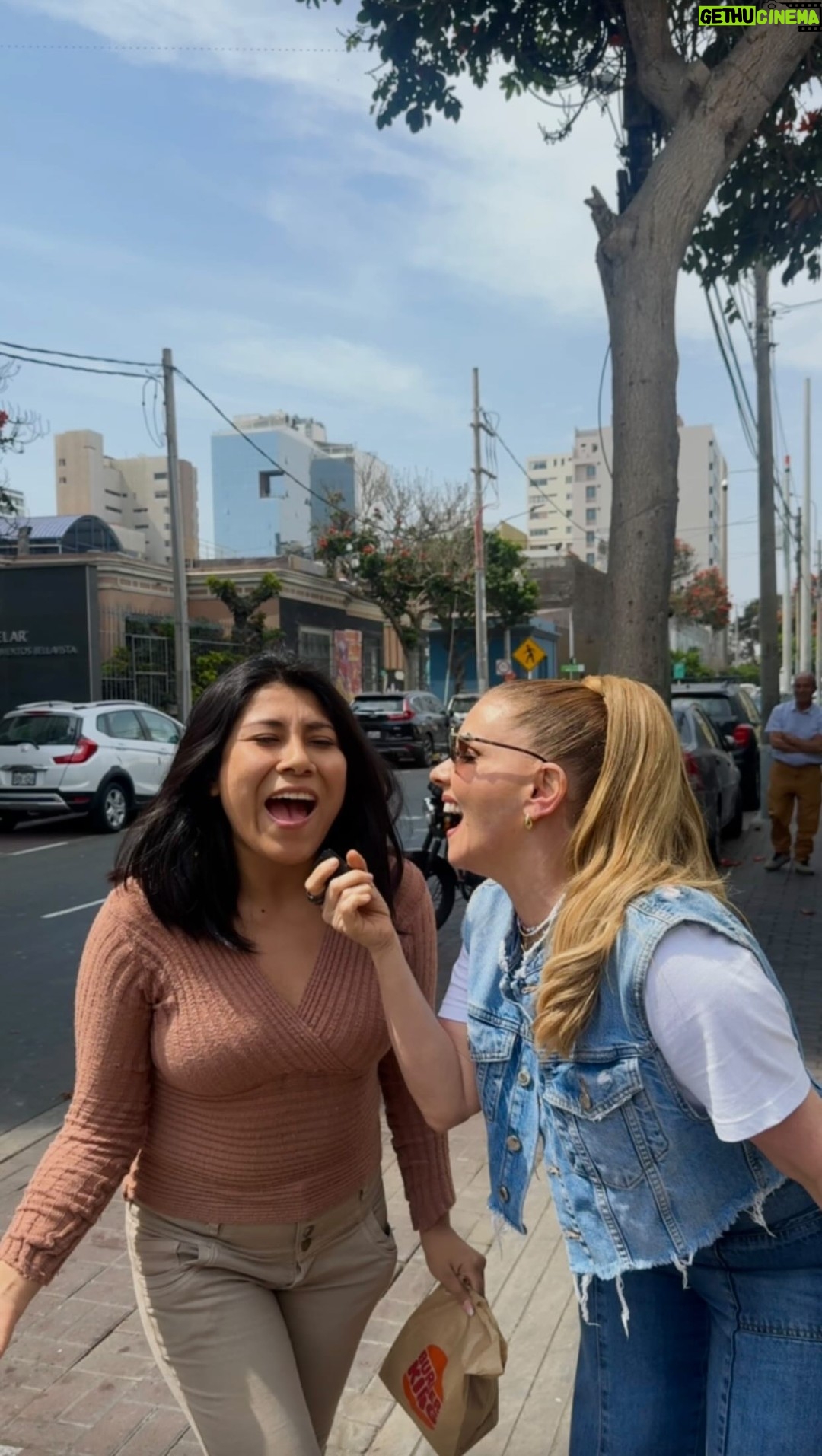 Johanna San Miguel - 23.2K Likes - 🥲Alguien se sabe esta canción bien moderna? Reencontrándome con mi promo!#johannasanmiguel #humor #comedia