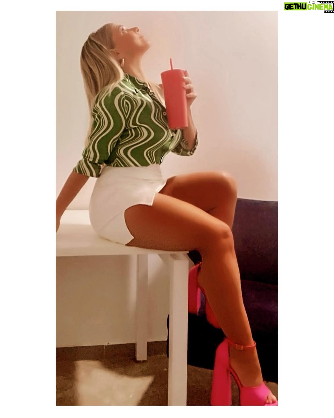 Johanna San Miguel - 23.1K Likes - ☕️ coffee time