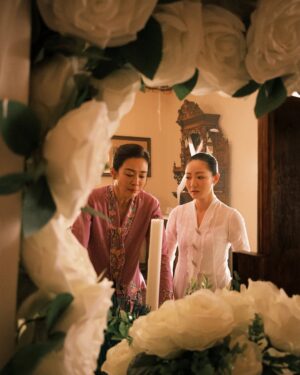 Jojo Goh Instagram - 收视报捷，释一波饭盒戏幕后照片，谢谢喜欢 #小娘惹之翡翠山 的每一个你 🙏

#EmeraldHill