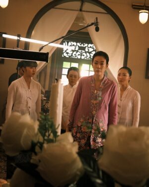 Jojo Goh Instagram - 收视报捷，释一波饭盒戏幕后照片，谢谢喜欢 #小娘惹之翡翠山 的每一个你 🙏

#EmeraldHill
