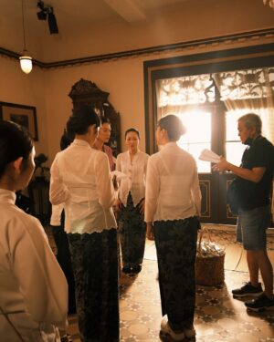 Jojo Goh Instagram - 收视报捷，释一波饭盒戏幕后照片，谢谢喜欢 #小娘惹之翡翠山 的每一个你 🙏

#EmeraldHill