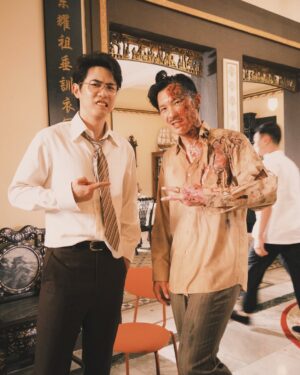 Jojo Goh Instagram - 我们幸福美满的一家，刷到最后有大房的全家福呢 🥰

你有话要对我们说吗？

意见接受，态度照旧，翡翠山上讲粤语的邻居教的！

#小娘惹之翡翠山
#EmeraldHill
#不是开玩笑我真的有过千张照片
#不如你给我任何主题我想我都能用这些库存应付
#来呀开题呀

@mediacorp.re.dian

📸 @elaineang