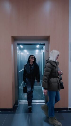 Jonida Maliqi Instagram - Besojini shikimin dhe bukurinë e syve tuaj duarve të arta të Dr. Albert Lula në @tiranaeyeclinic 👌🏻
@ren1h 🎥