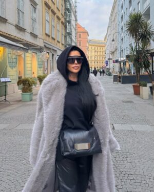 Jonida Maliqi Instagram - Si nisi🍾dhe bitisi një fundjavë në Vienë🤒
Swipe ➡️ për më shumë
