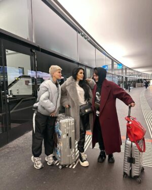 Jonida Maliqi Instagram - Si nisi🍾dhe bitisi një fundjavë në Vienë🤒
Swipe ➡️ për më shumë