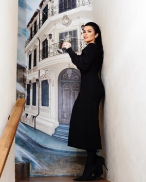Jonida Maliqi Instagram - Në Korçë bre lalkë @arctic.boutique.hotel 🤍 plot e për plot me gjëra të mirka. Fotot nga @danieldervishi flasin vetë 🙏🏻