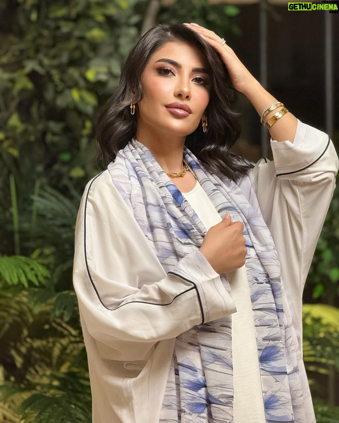 Jouman Kathem - 24.1K Likes - اسأل الله أن يتقبّل منّا ومنكم صالح الأعمال وأن يُعيدهُ علينا وعليكم بالخير واليُمن والمسرّات ❤️ عيد فطر مُبارڪ..
وٺقبل اللہ منا ومنكم صالح الأعمال
وڪُل عام وأنٺم بخير 🌙❤️
__________________
#عيد #عيد_فطر_سعيد #جمان #جمان_كاظم #jouman #eid