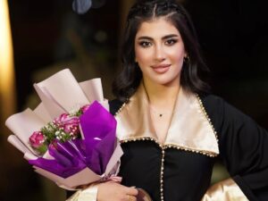 Jouman Kathem Instagram - شكر وتقدير لـ فخامة رئيس الجمهورية ، دائرة شؤون المرأة وتحت شعار حواءنا عطاءنا سعيدة جداً بـ تكريمي كـ سيدة مميزة في يوم المرأة العالمي بحضور نخبة من فنانات و مؤثرات و سيدات المجتمع الناجحات🏆🌟