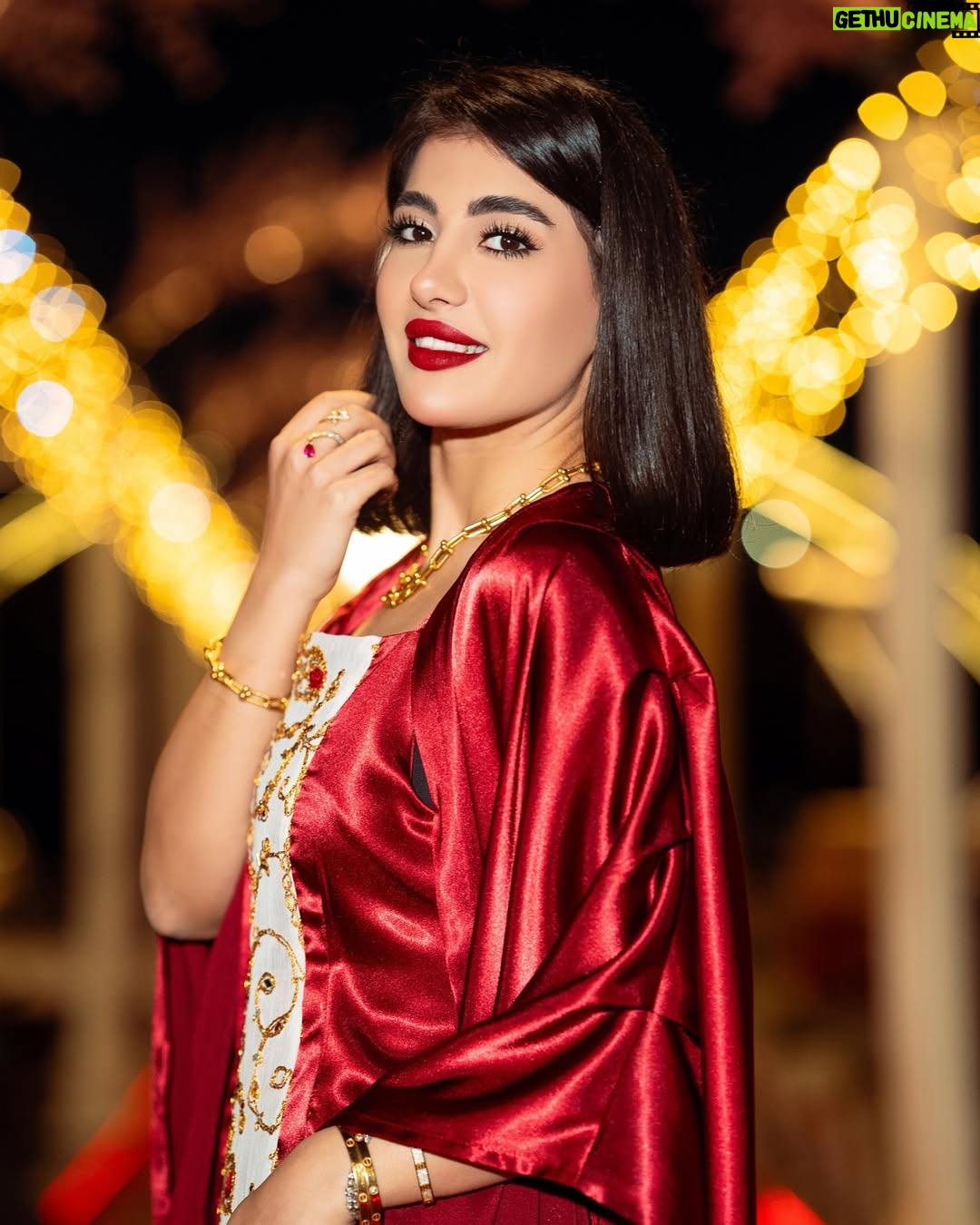 Jouman Kathem - 16.7K Likes - ♥️🐞
———
الإطلالة الجميلة من المصممة الحلوه @abayataya1
ميك اب وشعر بأيد المبدعة ( اني ) 👼🧚🏻♀️
بعدسة المصور @98_xlr
