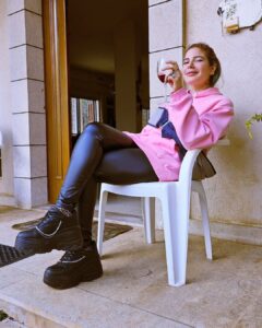 Actress Jowy Khoury HD Photos and Wallpapers April 2025