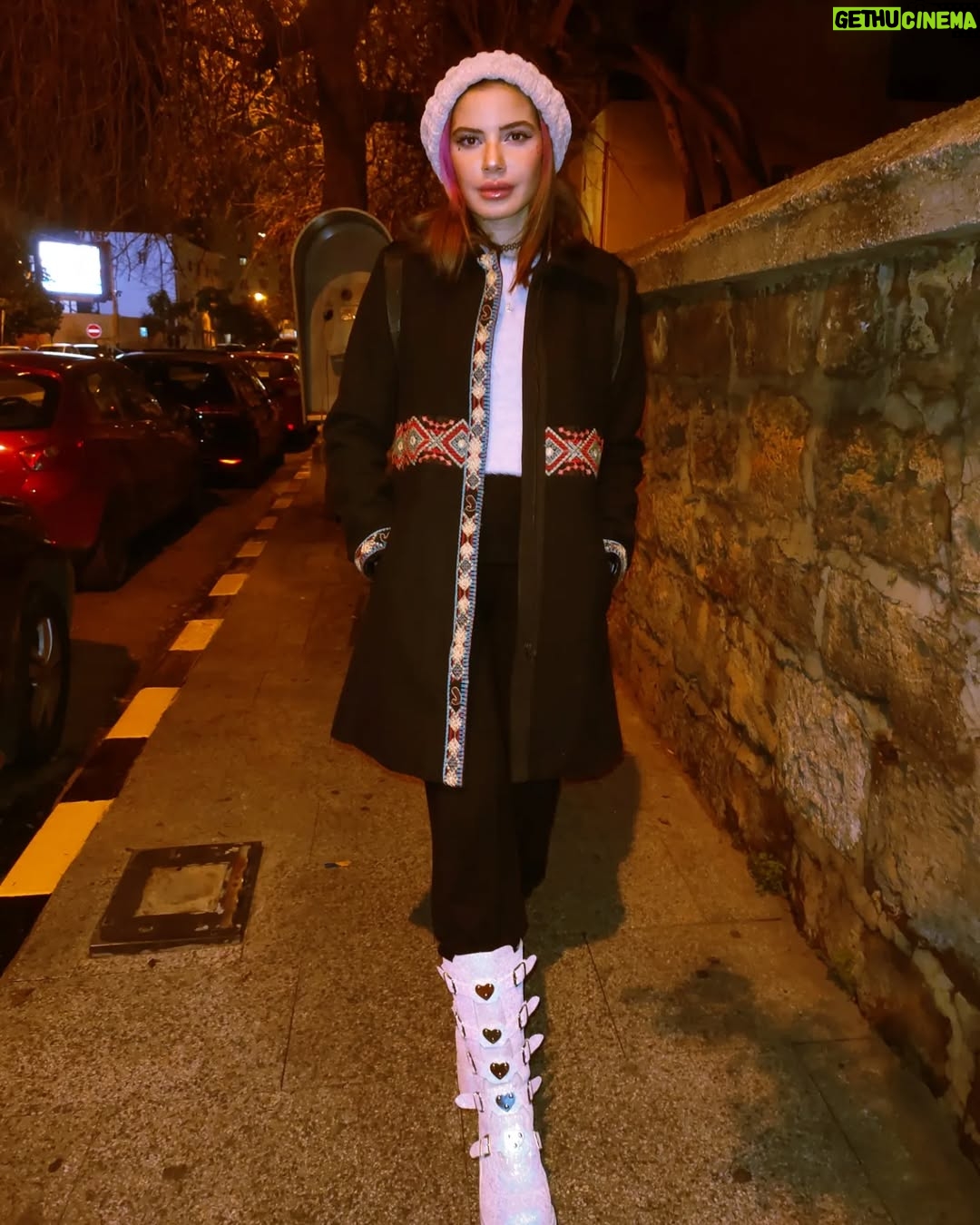 Jowy Khoury - 8.3K Likes - بحلم بدنية سلام
دنية ما فيها حروبات ما فيها جوع ما فيها فقر
بحلم بدنية سلام
دنية ما فيها مصالح ما فيها سياسة ما فيها محسوبيات
بحلم بدنية سلام
دنية وين فينا نزرع وناكل من خيراتنا
بحلم بدنية سلام
دنية إلفة وين الإنسان بعدو بحب خيو الإنسان
بحلم بدنية سلام
دنية عدل ما فيها ظلم ما فيها وجع
بحلم ببكرا ، يا ريت بكرا افضل
مش باقي غير الحلم 🥀
