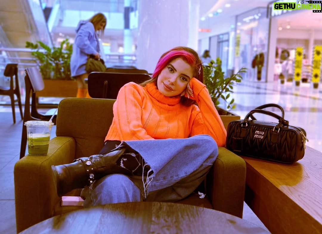 Jowy Khoury - 6.7K Likes - رمضان كريم
انشاءالله هالشهر يحملكم كل الخير والسلام، الحب والأمل بغدٍ أفضل 🩷🌙