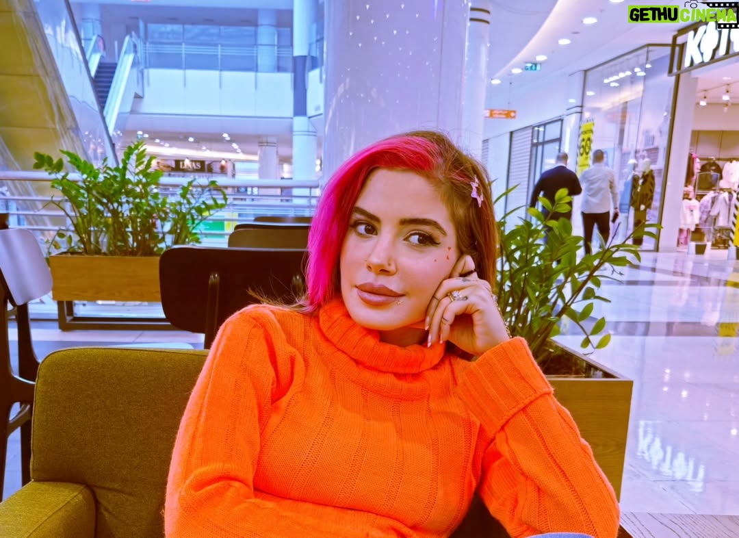 Jowy Khoury - 6.7K Likes - رمضان كريم
انشاءالله هالشهر يحملكم كل الخير والسلام، الحب والأمل بغدٍ أفضل 🩷🌙
