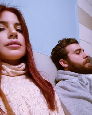 Jowy Khoury Instagram - Je t🩷 toutes les saisons ✨️
On this special day, I celebrate you and the love we have .
#happyanniversary❤️ best friend
#8years