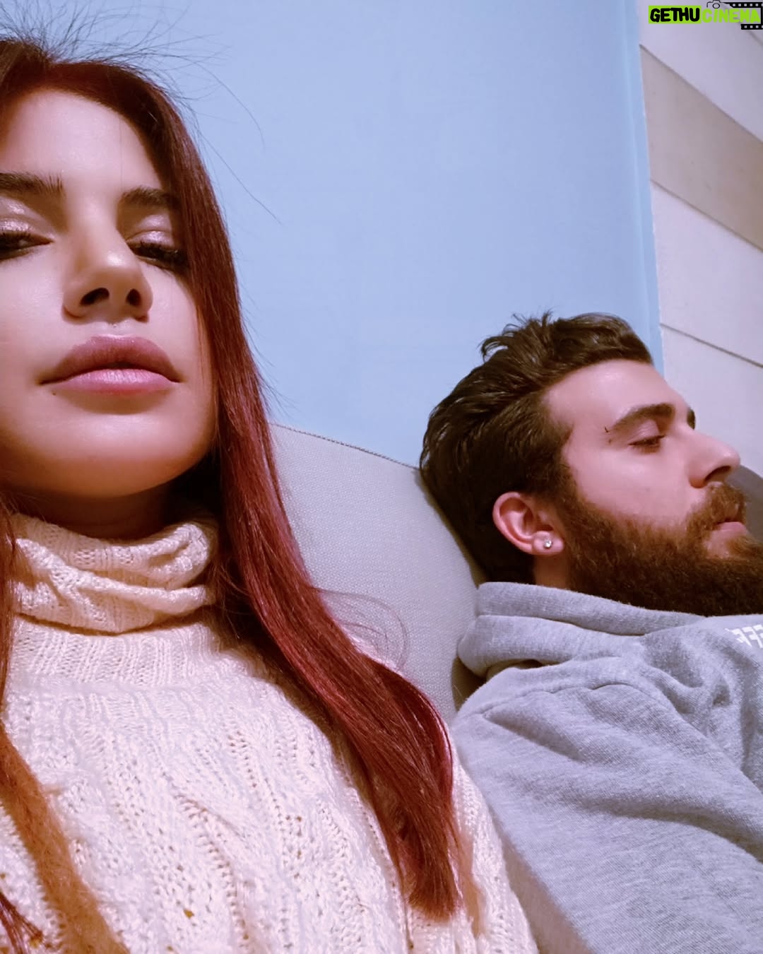 Jowy Khoury - 12.5K Likes - Je t🩷 toutes les saisons ✨️
On this special day, I celebrate you and the love we have .
#happyanniversary❤️ best friend
#8years