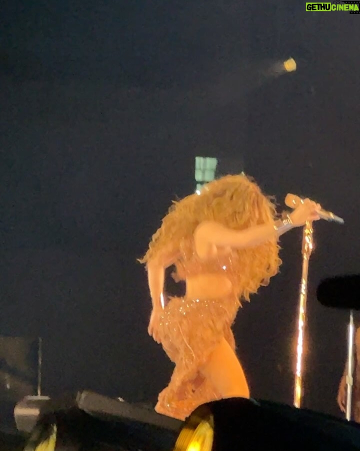 Juanita Arias - 23.4K Likes - ESTE CONCIERTO MERECE UN POST QUE QUEDÉ AQUÍ POR SIEMPRE !
1: @shakira Una DIOSA bailando como NADIE 🇨🇴💃🏼
2: Pies Descalzos ;Me Acuerda mi niñez 🥹
3: Ese Pelo, con esas Caderas son Insuperables.
4: SHAKI - orgullosamente LATINA
5: HIPS DONT LIE - Nos falta pero ahí vamos 🤣💃🏼
6: Cuando salí en la pantalla como su super Fan 😂
7: También se pasa rico soltera 😎
8: Fact: Las Mujeres somos las de la Intuición
9: La Caída no es el final, es el comienzo de un vuelo más alto
10: Fact: La verdad Esq también lloro una vez al mes
11: The GIRLS 👯♀️
12: INEVITABLE no cantar esta canción a todo Pulmón
13: JAMÁS : Renunciar a tu espíritu salvaje 🐅