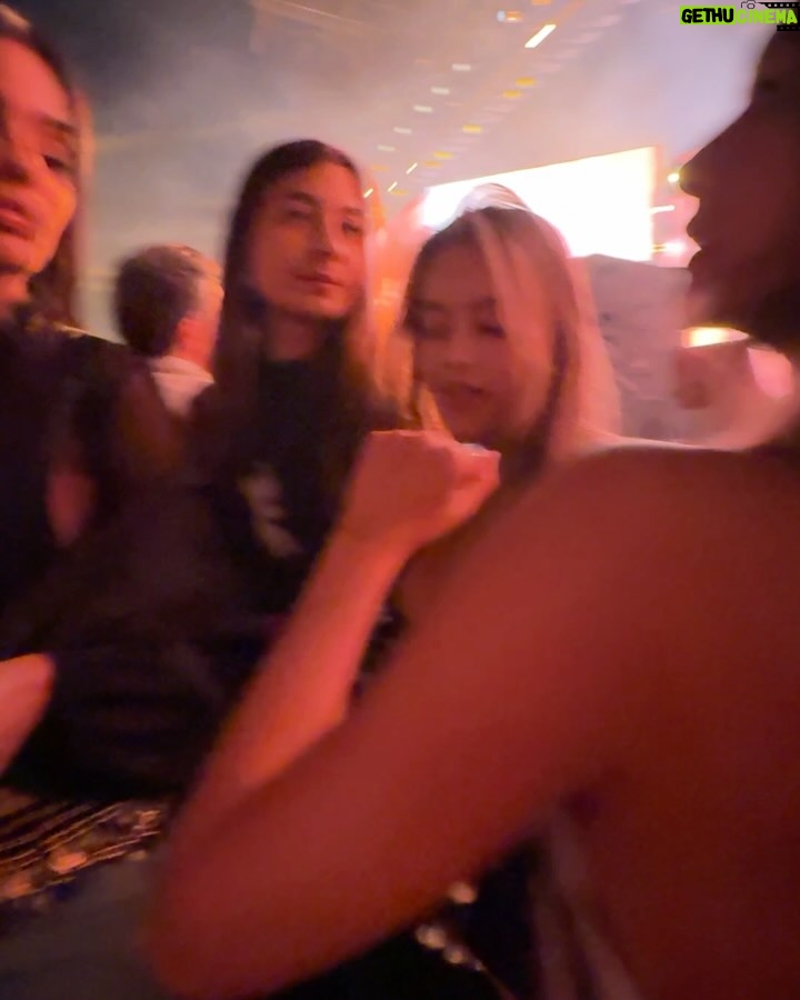 Juanita Arias - 23.4K Likes - ESTE CONCIERTO MERECE UN POST QUE QUEDÉ AQUÍ POR SIEMPRE !
1: @shakira Una DIOSA bailando como NADIE 🇨🇴💃🏼
2: Pies Descalzos ;Me Acuerda mi niñez 🥹
3: Ese Pelo, con esas Caderas son Insuperables.
4: SHAKI - orgullosamente LATINA
5: HIPS DONT LIE - Nos falta pero ahí vamos 🤣💃🏼
6: Cuando salí en la pantalla como su super Fan 😂
7: También se pasa rico soltera 😎
8: Fact: Las Mujeres somos las de la Intuición
9: La Caída no es el final, es el comienzo de un vuelo más alto
10: Fact: La verdad Esq también lloro una vez al mes
11: The GIRLS 👯♀️
12: INEVITABLE no cantar esta canción a todo Pulmón
13: JAMÁS : Renunciar a tu espíritu salvaje 🐅