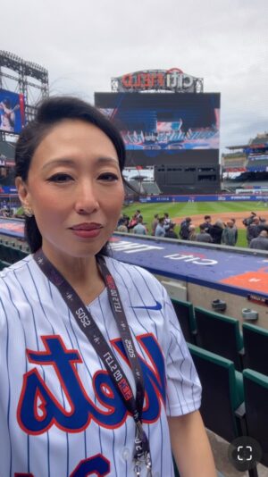 Judy Joo Instagram - Let’s go Mets!  Great opening day at Citi Field. We are so happy to be in our second season and have moved to the Metro Market— come and try our famous Korean fried chicken sandwich with signature sauce, gochujang mac & cheese, and kimchi fried rice.  Yum! 😋  Find us on the 5th floor Excelsior level. 
.
.
@seoulbirduk @chefandrewhales @tiaalexnymets @citifield @mets #judyjoo #chefsofinstagram #chefslife #korea #koreanfood #chef