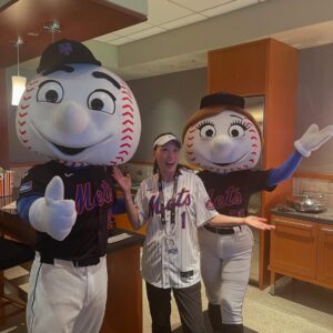 Judy Joo Instagram - Happy to announce yet another season at Citi Field @citifield with The New York Mets @mets! 
We fed about 250 journalists and influencers at their annual “What’s New!” event.  We served up our famous Seoul Bird Korean Fried Chicken on kimchi fried rice.  Yum yum!  Don’t worry we will still have the chicken sando too.  Let’s play ball!  See you opening day! 
.
#mets #chefsofinstagram #baseball #stadiums #chefs #chefslife #judyjoo @seoulbirduk @chefandrewhales 
.