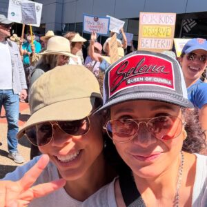 Judy Reyes Instagram - #HANDSOFF protest in Glendale, CA.  @therealanaortiz @angelanissel  #solidarity #resist. ✊🏽🤎👑
