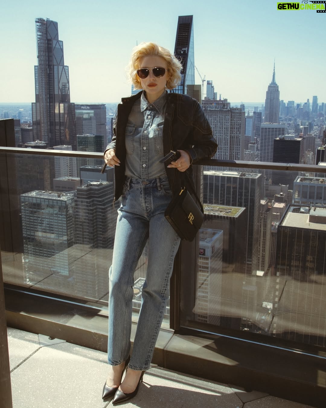 Julia Schlaepfer - 16K Likes - It was a dream getting ready with @instylemagazine for most beautiful Ralph Lauren Fall 2025 show! Thank you for having me @ralphlauren 🤍
Photography: @thealexandraarnold
Hair: @timmnolan
Makeup: @lindahaymakeup
Styling: @sarahslutsky
Styling assistants: @carlee___ @miacstella