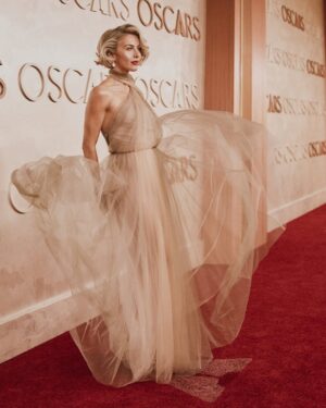 Julianne Hough Instagram - It’s one big day at the #Oscars! Catch me hosting the red carpet on @abc tonight! ✨