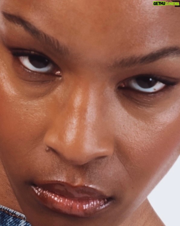 Julie Adenuga - 7K Likes - Ups & Downs š¤·āāļø