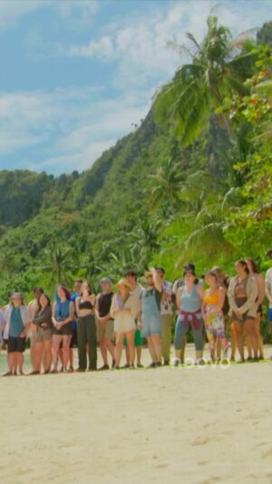 Julie Snyder Instagram - On vous promet une saison très intense! 🩵🔥 Qui sera à l’écoute?
La grande première de @survivor.quebec, ce soir, dimanche, 20h sur Noovo, en rattrapage sur noovo.ca et @cravecanadafr.

#survivorqc #noovo