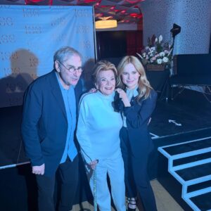 Julie Snyder Instagram - La plus moderne, la plus jeune de toutes: Janette Bertrand celle qui devra vivre encore longtemps pour que les droits des femmes progressent chez nous comme ailleurs. Félicitations @penelopemcquade qui a animé avec brio @leaclermontdion qui est notre Janette de 33 ans et bravo @jacques.k.primeau pour la célébration