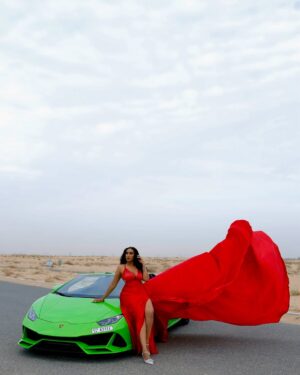 Juliet Ibrahim Instagram - In my GROW and GLOW era… #HappyNewMonth lovers #AprilRose #DesertRose #Dubai #dubaidressshoot ❤️👑