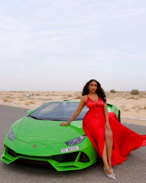 Juliet Ibrahim Instagram - In my GROW and GLOW era… #HappyNewMonth lovers #AprilRose #DesertRose #Dubai #dubaidressshoot ❤️👑