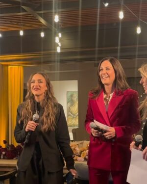 Julissa Bermudez Instagram - “Si Se Puede” …Thank you @jessicaalba @tracybrennan @ninagarcia #DoloresHuerta for an inspiring, connected evening con nuestra comunidad 💪🏽 We are #CultureMakers !!