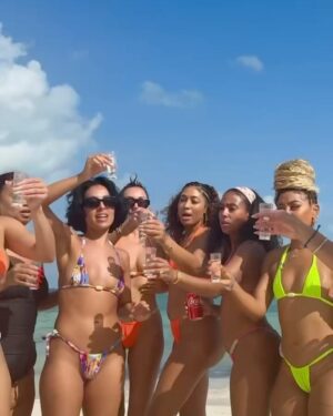 Julissa Bermudez Instagram - SUNDAY FUNDAY: Girls trips bring out the best in me 😜