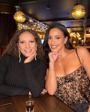 Julissa Bermudez Instagram - Some current favorites from my favorites…

1. With my prima @raq.d8
2. Bermudez crew
3. 🎄 in NY ❄️ 
4. Mom 🫶🏽 Dad
5. ❤️ 🤝🏽 🍷 
6. @julieglock 👯‍♀️
7. Dominican art 🇩🇴
8. 🥶 
9.  Coquito 😋 
10. Mom 🤗
11. @vaseline 💎 
12. LTK