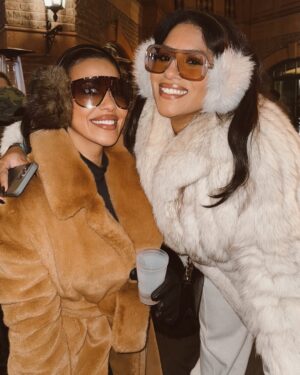 Julissa Bermudez Instagram - Went to Aspen and threw a bunch of fits 🤪 

Which season do you prefer to get dressed up for?
