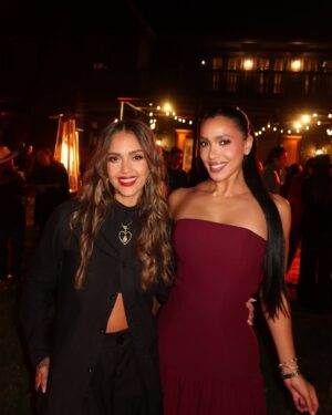 Julissa Bermudez Instagram - “Si Se Puede” …Thank you @jessicaalba @tracybrennan @ninagarcia #DoloresHuerta for an inspiring, connected evening con nuestra comunidad 💪🏽 We are #CultureMakers !!