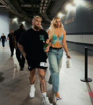 Jutta Leerdam Instagram - Fight week 🩵✨@jakepaul