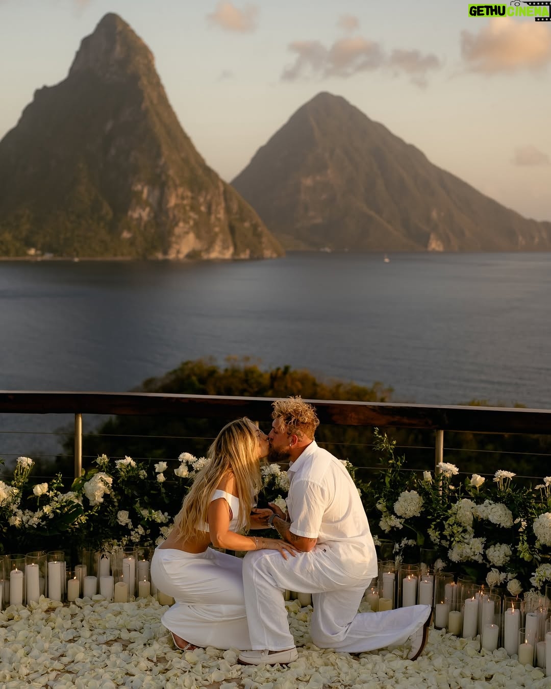 Jutta Leerdam - 1.6 Million Likes - We’re engaged💍🕊️🤍we can’t wait to spend forever together🥹