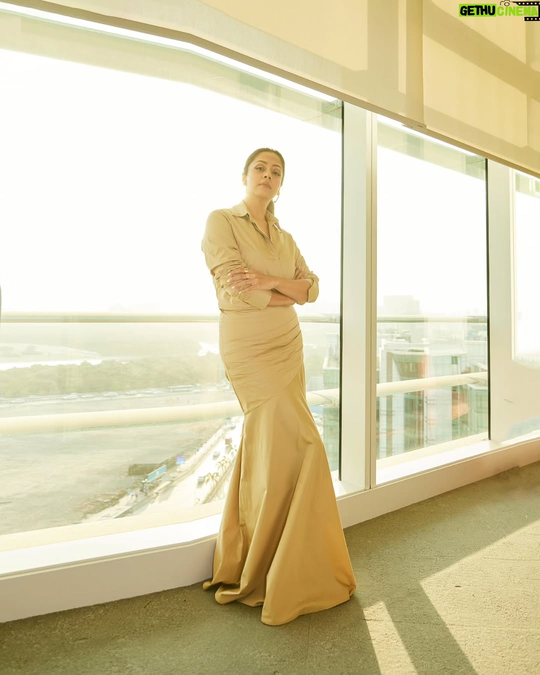 Jyothika - 594.8K Likes - 💛💛
Styling @radhikamehra
Make up @devika.kharwa
Hair @prachina_hair
Photographer @nupuragarwal__
Styling assistant @keyurisangoi
Outfit @in.urbansuburban
Earrings @nihiraa_india @frowpublicrelations
Rings @studioviange @ayanasilverjewellery @ascend.rohank
Footwear @dipyourtoes @dewandbloom