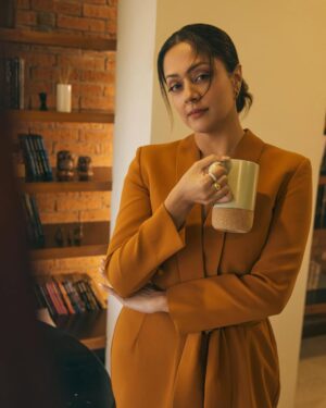 Jyothika Instagram - Confidence is my favourite accessory.

Styling @radhikamehra 
Make up @devika.kharwa
Hair @prachina_hair
Photographer @nupuragarwal__
Styling assistant @keyurisangoi
Outfit custom @shaktitripathi
Earrings & cuff @inaya_accessories @elaraa_jewels
Rings @carboneradiamonds @ayanasilverjewellery @ascend.rohank
Heels @londonrag_in